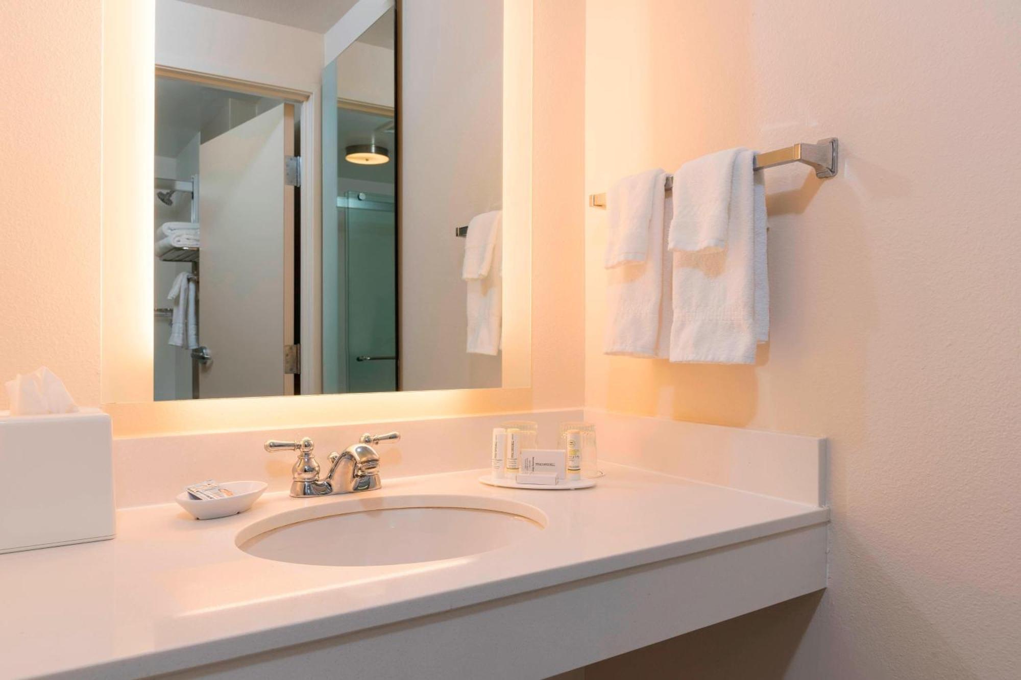 Springhill Suites Grand Rapids North Walker Eksteriør bilde