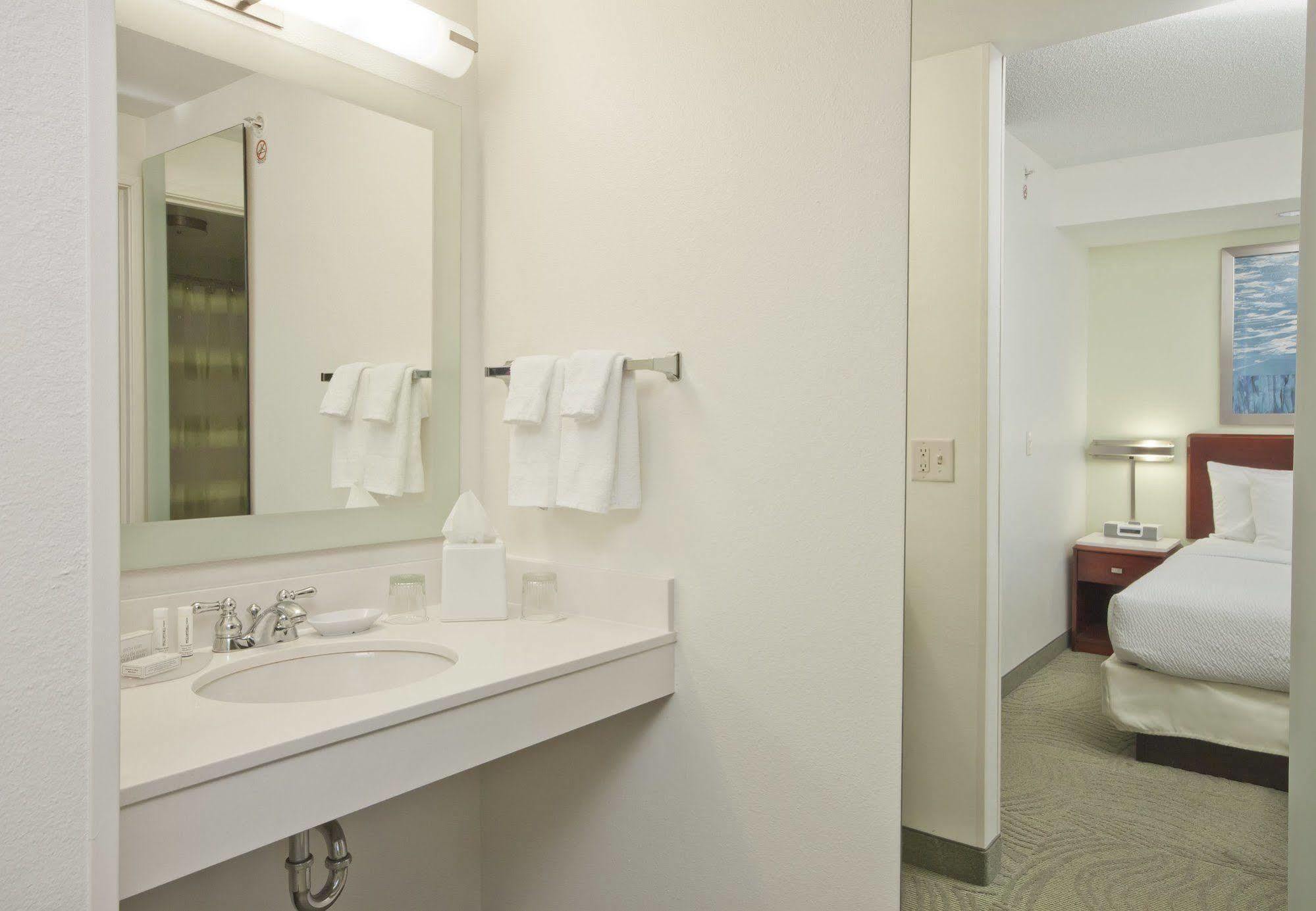 Springhill Suites Grand Rapids North Walker Eksteriør bilde